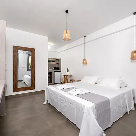 Hotel Aqualung Kamári