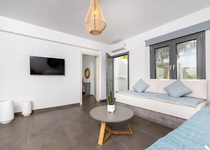 Aqualung מלון Kamári