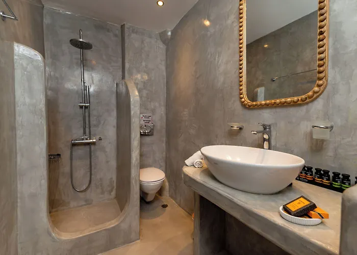 Aqualung מלון Kamári