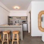 ホテル Aqualung Kamári